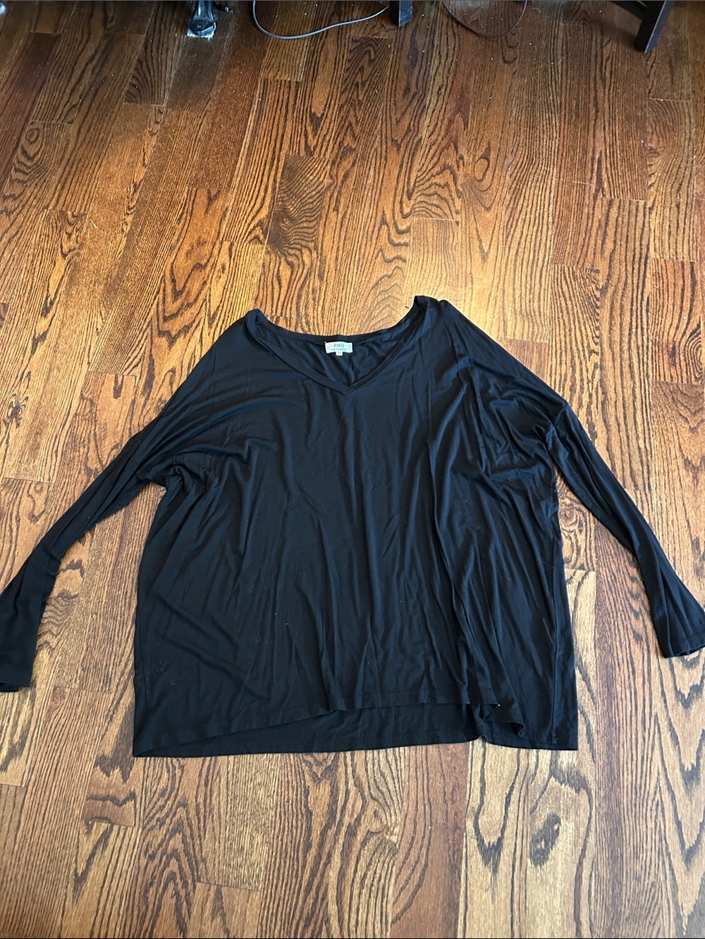 Piko 1988 Black Long-Sleeve V-Neck Top